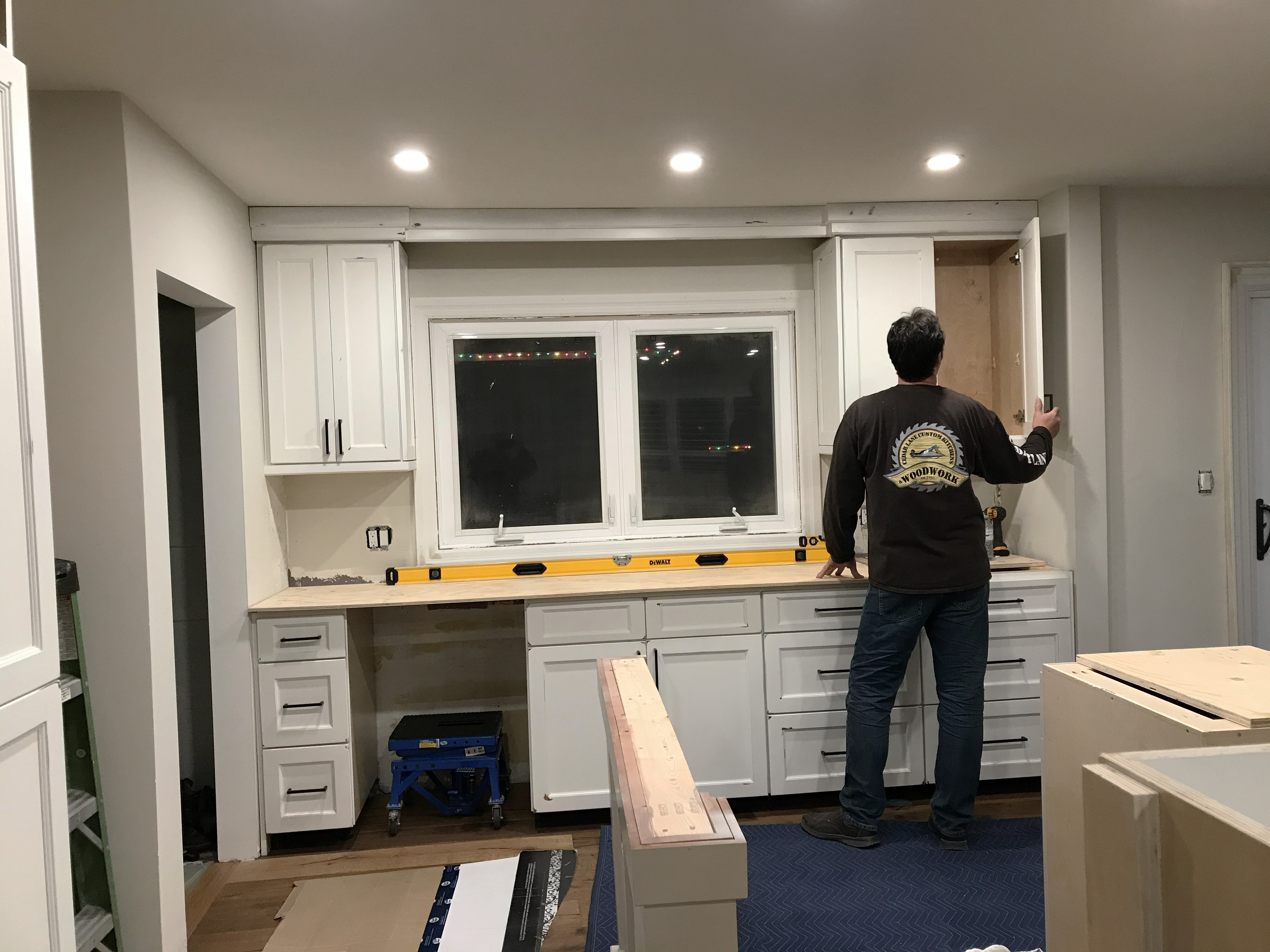 Precision & Quality Control: Are our high standers at Cedar Lane Custom Kitchens, We custom assemble the boxes to exact specifications, reducing the risk of uneven doors or unsightly gaps.