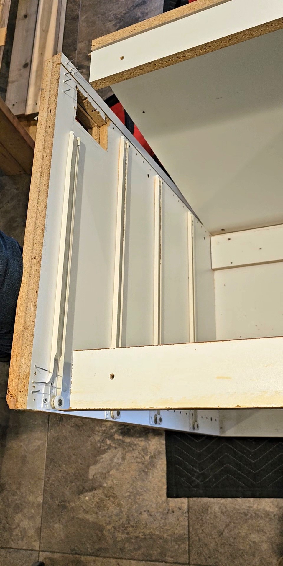  kitchen cabinet renovations are a goldmine for disaster with the wrong cabinet manufacturer. From collapsing cabinets, incorrect measurements, to vanishing contractors, these real-life 